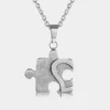 ⁦Puzzle Partnerkette Herz 2in1 silber mit 2 Ketten - Symbol tiefer Freundschaft und Liebe⁩ - الصورة ⁦3⁩